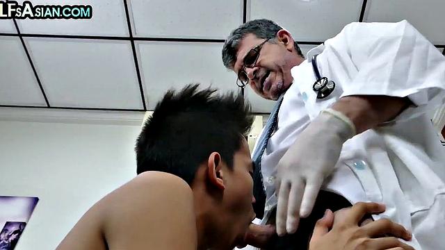 Asian twunk cocksucking doctor
