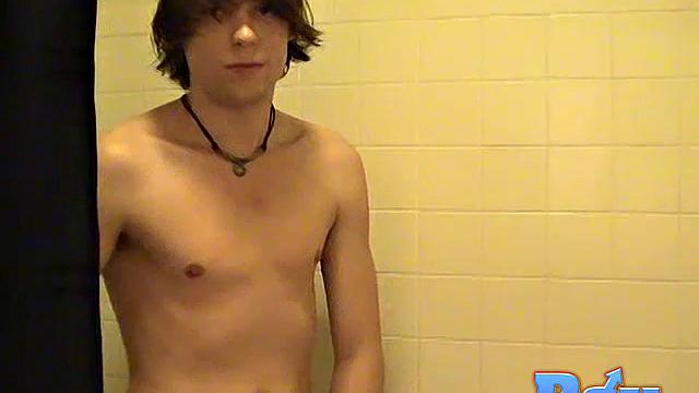 Trace Masturbates in the Shower - Trace
