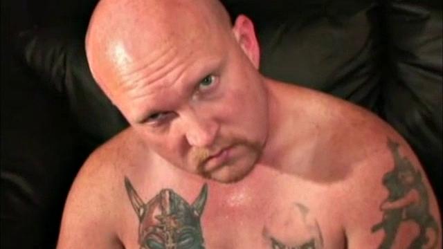 бывший морпех чудит и заливает спермой весь кастинг