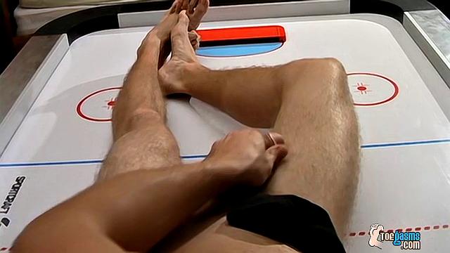 Kelly Cooper gets wild with feet in a close encounter with another man