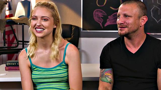 блондинка на поводке, анальный и в мохнатую киску раком