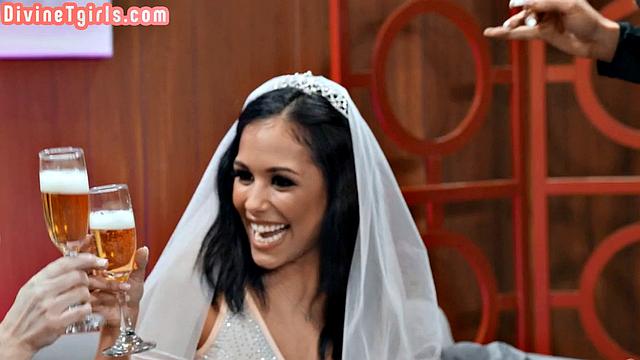 Cutie babe smshed by big-titted TS