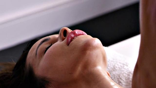 Masseur drilling perfect oiled babe in missionary