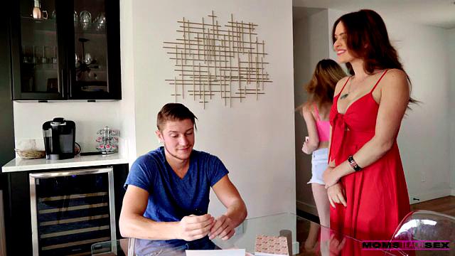 Moms Valentines Fun - S12:E5