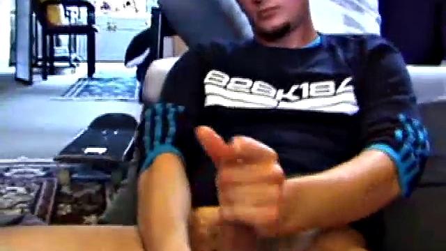 Jayden has just started warming up to his porn video when Lukas shows up. Innocent-looking Jayden, with his fresh face and long hair, makes a nice contrast to the goateed Lukas, who shows up with spiked hair and an edgy punk look.
