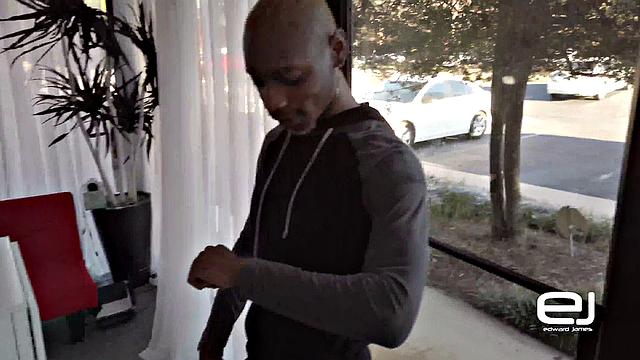 Дани Фантом давится членом Романса и ржет над этой ситуацией