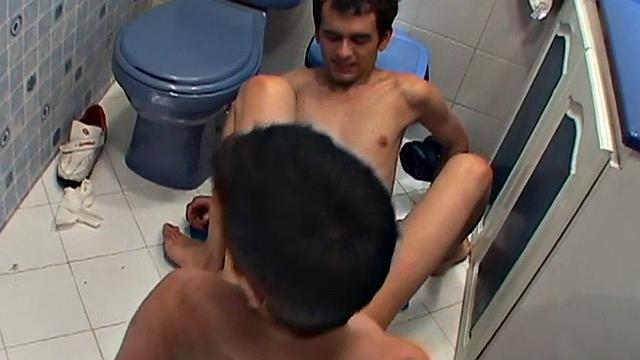 Skinny Latin 21yo twink fucks BF in bathroom after oral