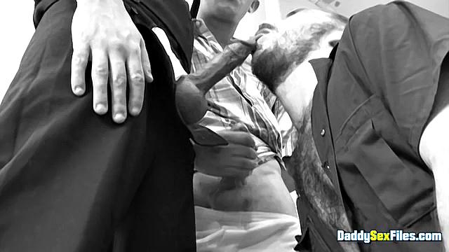 Grou Fun In The Rest Room - Leo Donato, Billy Ramos, Josh Stone, Franco Scott