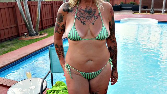 Amelia Mack: Poolside Princess