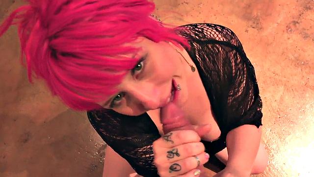Deepthroat pink hair babe eats cock in amateur closeup