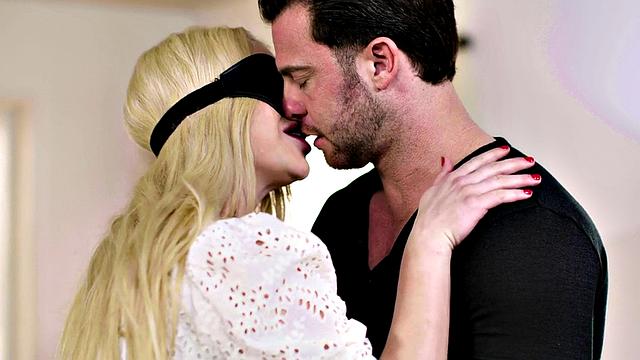 Blindfolded MILF loves fucking with BWC in wet pussy