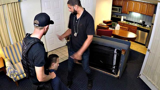 Busted Boys - Valentino Nappi - Bitch Broken