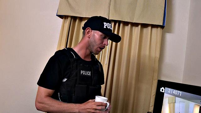 Busted Boys - Valentino Nappi - Bitch Broken