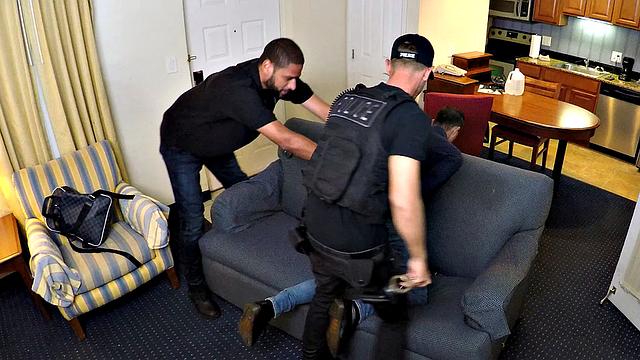 Busted Boys - Valentino Nappi - Bitch Broken