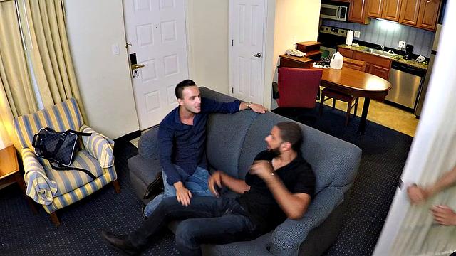 Busted Boys - Valentino Nappi - Bitch Broken