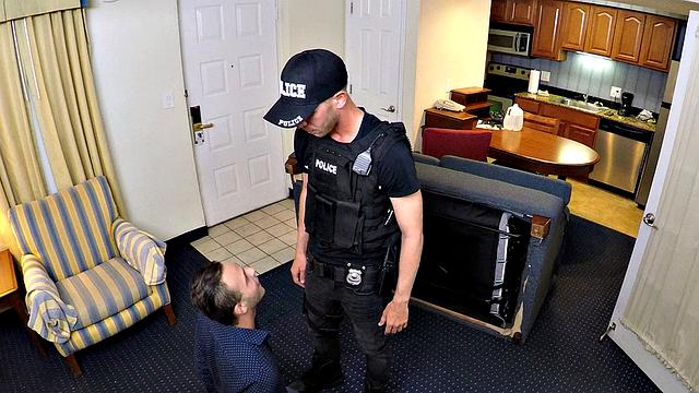 Busted Boys - Valentino Nappi - Bitch Broken