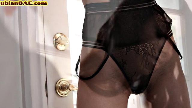 Deepthroating Nubian babe in heels gets fucked