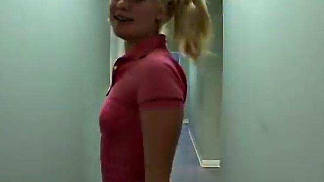 подруги не сдерживаются: страстное лесбийское пальчиковое шоу