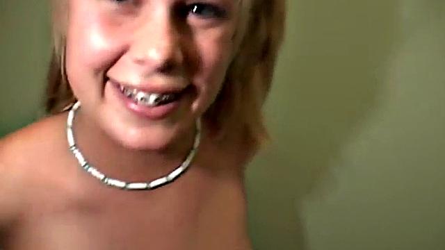 BFF lesbians finger each other