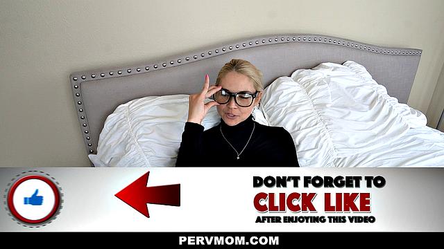 зрелая раскрывает себя и получает крепкий трах от любовника