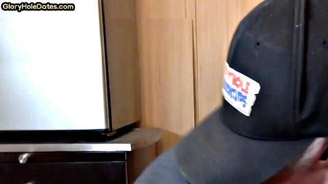 Amateur gloryhole DILF sucks in homemade closeup