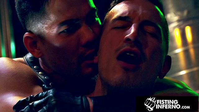 Sub DP'D & Facialized By Dom Hunks - FistingInferno