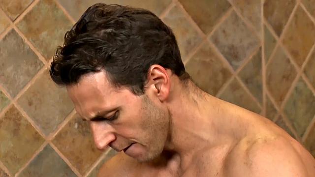 STara Pink Gives a Foot Job!