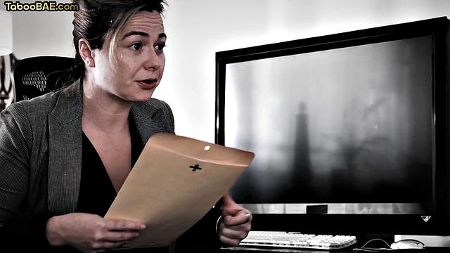 Stunning babe pussylicked by her GF