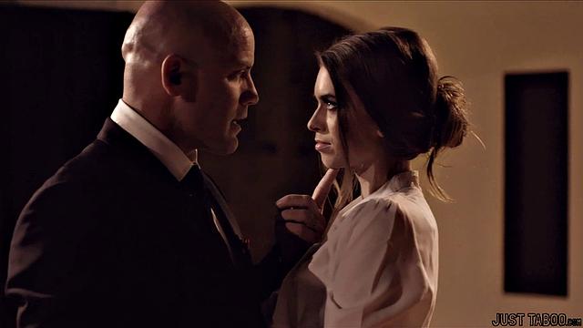 Секретарша помогает шефу снять стресс на рабочем месте - Джилл Кэссиди и Деррик Пирс с юмором справляются с офисной рутиной.