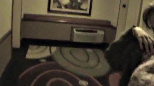 гляжу как подруга ковыряется в киске - лучше любого кино