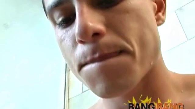 лео пассос качает бицуху и дрочит с размахом