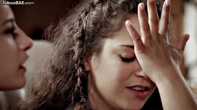 стройная малышка оседлала ботаника и не даёт слезть