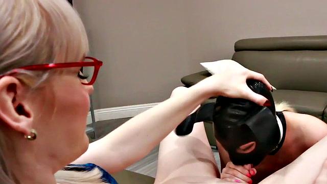 Trans domina deepthroated by masked sub in pup play