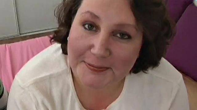 Mature Kira Loves the Meat