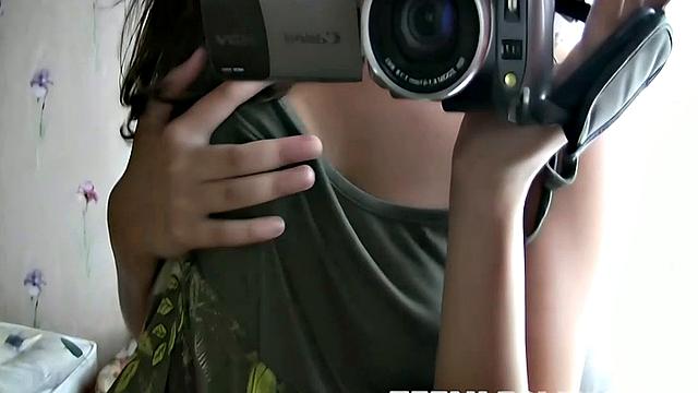 Teen Lesley Filming and Masturbating Solo