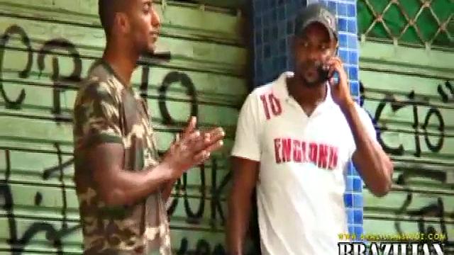 Riu Melo talks Romulo Santos into coming by with his buddy Rodrigo Bekmann for some Latin ass. The guys sit back and get turned on as they watch their twink strip naked.