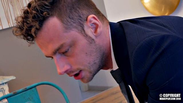 Making It Big: The Hot Roommate