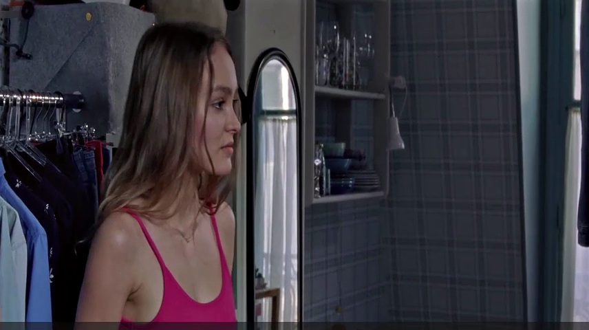 Lily-Rose Depp topless, Laetitia Casta scene