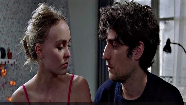 Lily-Rose Depp topless, Laetitia Casta scene