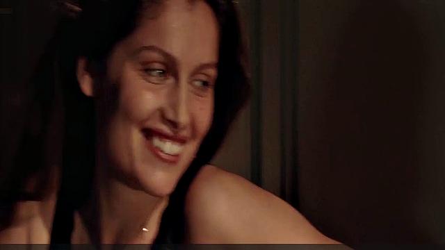 Лили-Роуз Депп оголяет грудь, Летисия Каста заводит до предела