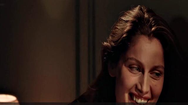 Лили-Роуз Депп оголяет грудь, Летисия Каста заводит до предела