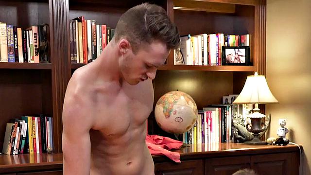 Office bottom spreads legs and takes twunk's cock