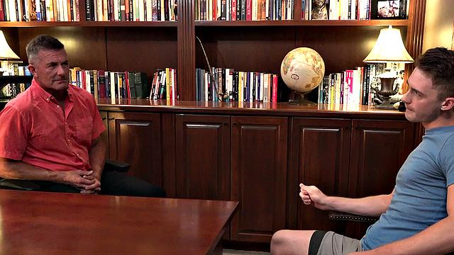 Office bottom spreads legs and takes twunk's cock