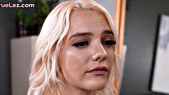 две блондинки и мешок игрушек - кого удивить первым?