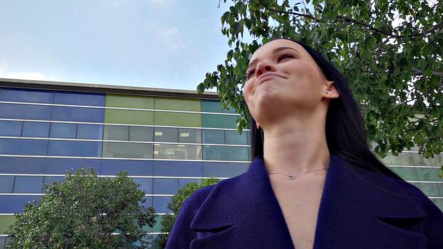 Брюнетки не сдерживаются и сами диктуют условия жаркого секса