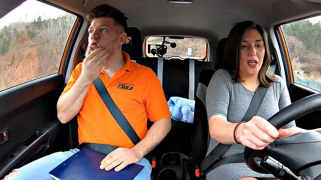 Big ass babe fucked in the car