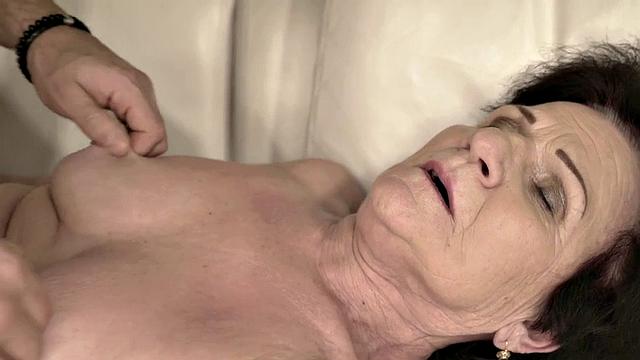 Plumber granny riding her lover after teasing him