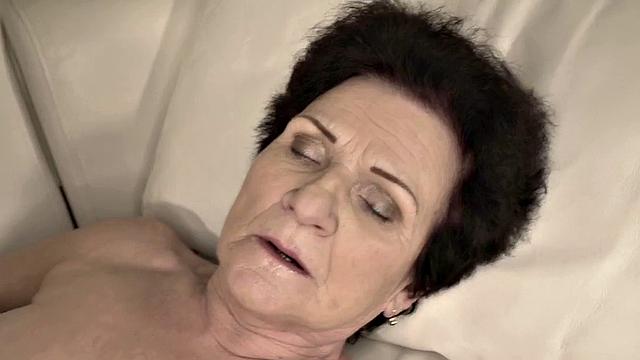 Plumber granny riding her lover after teasing him