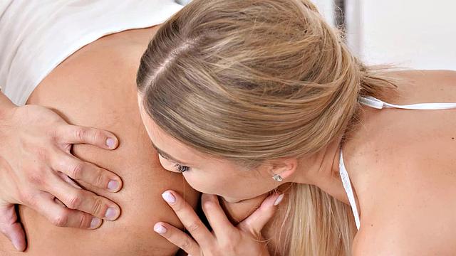 RIM4K. Getting her pictures taken made babe eat ass and get off