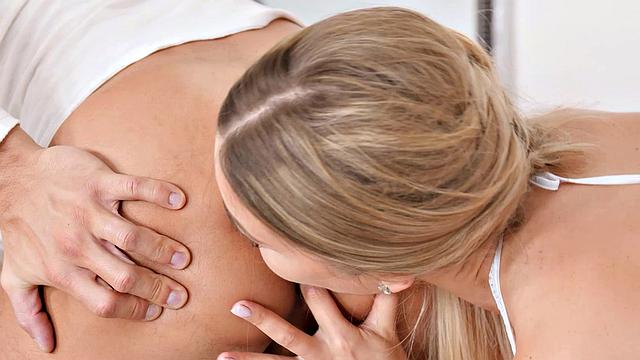 RIM4K. Getting her pictures taken made babe eat ass and get off